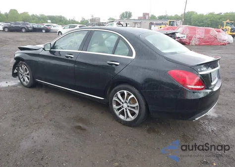 2016 Mercedes-Benz C 300 4Matic/Luxury 4Matic/Sport 4Matic z USA, uszkodzony, nr VIN WDDWF4KBXGR132354